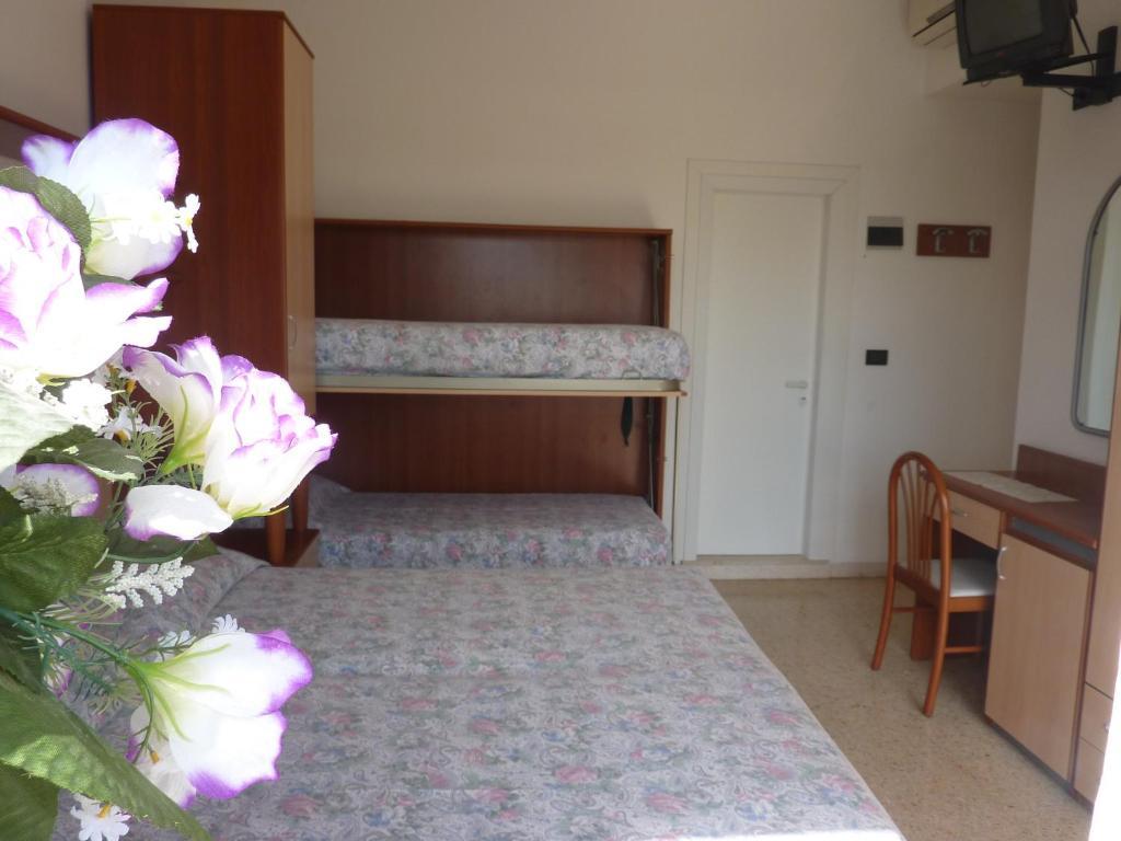Hotel Trianon Bellaria-Igea Marina Buitenkant foto
