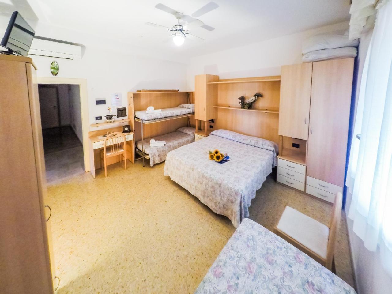 Hotel Trianon Bellaria-Igea Marina Buitenkant foto