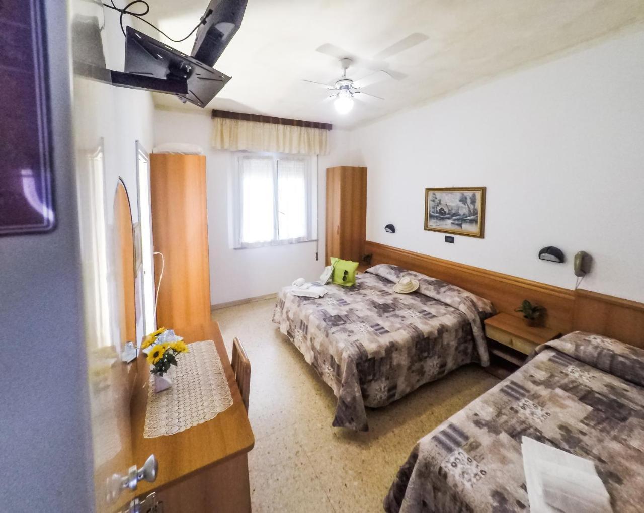 Hotel Trianon Bellaria-Igea Marina Buitenkant foto